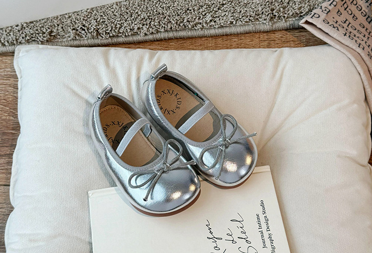 儿童小皮鞋2025春秋季新款韩版女童软底鞋蝴蝶结宝宝防滑时尚单鞋详情4