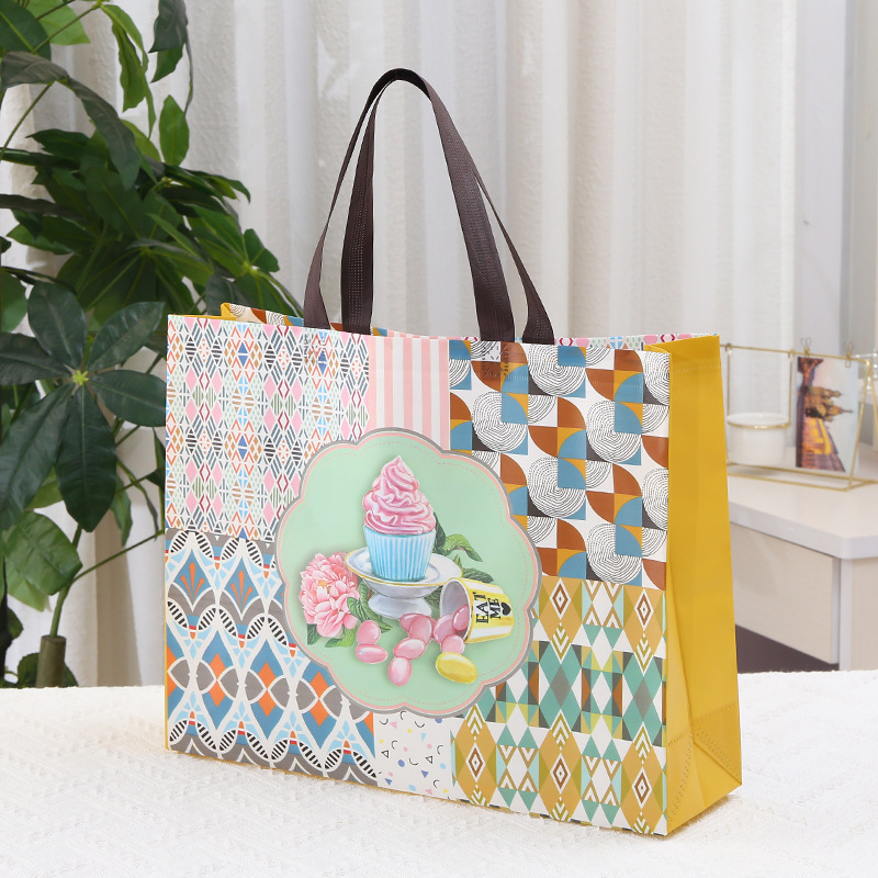 现货时尚购物服装手提袋 无纺布袋覆膜防水商用折叠礼品袋子详情2