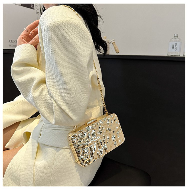 晚宴包金属2024夏季新款盒子女包链条单肩斜挎包褶皱跨镜女手机包详情123