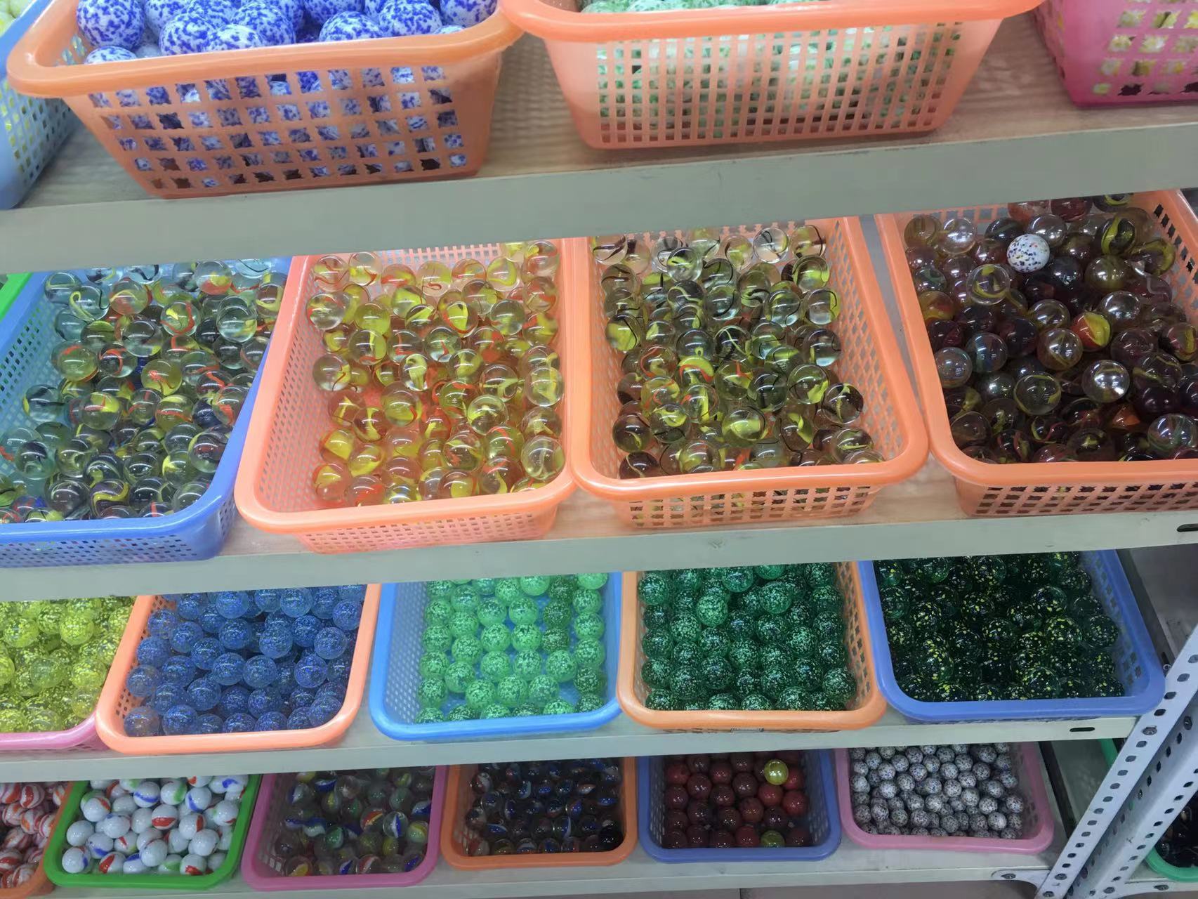 Factory direct supply of porcelain-colored glass flat beads, black and white Go stones, flower center decorative beads, glass handicrafts wholesale, glass beads supply pic 7