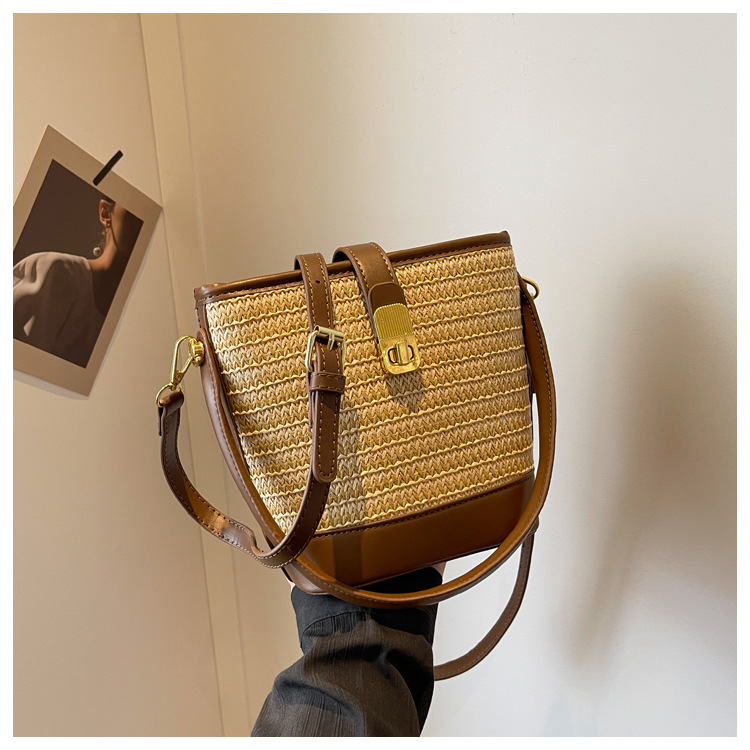 时尚手提编织包包女2023新款高级质感草编包单肩斜挎包休闲水桶包详情33
