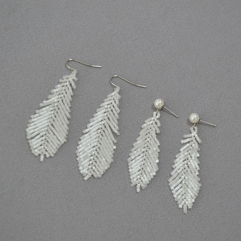 欧美小众设计简约白色羽毛古董珠手工编织个性气质高级感耳环耳饰详情8