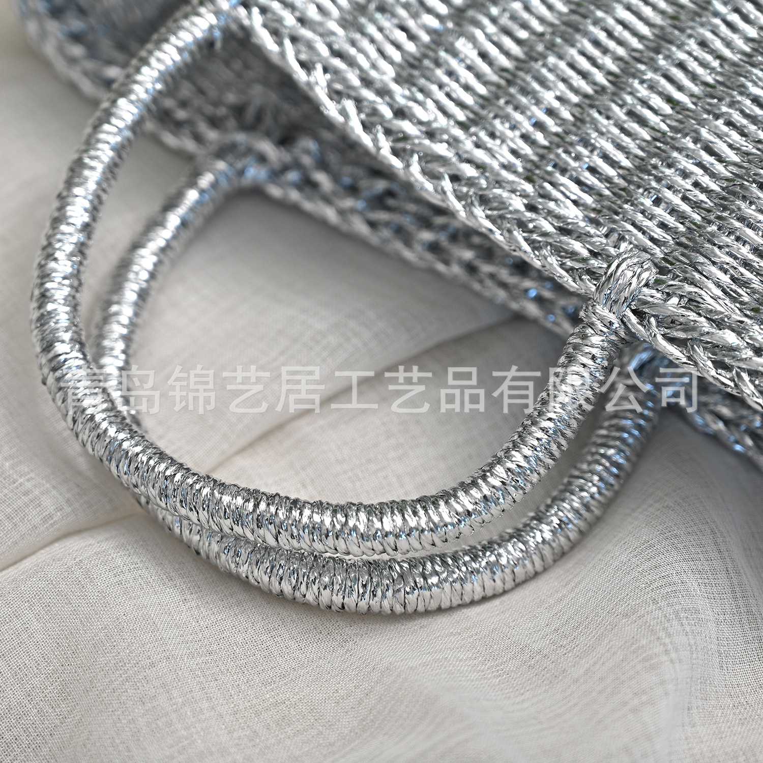 银色休闲手工编织包 时尚包编织包女款购物旅游手提包腋下包简约详情5