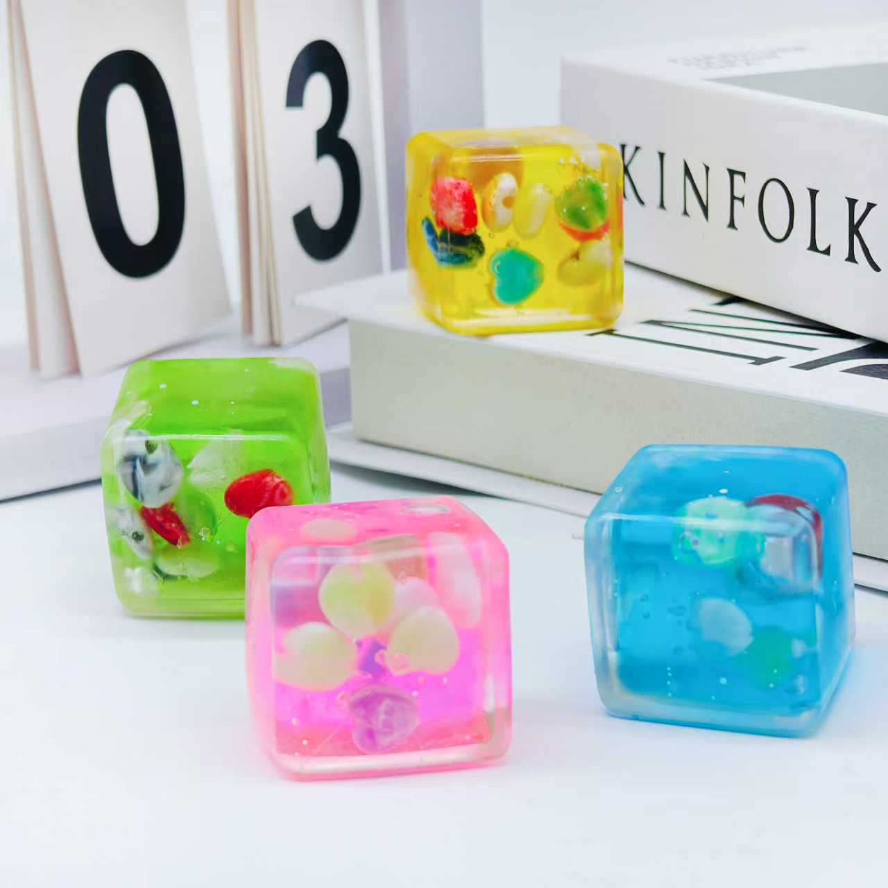 新品外贸情人节爱心填充果胶方块挤压捏捏慢回弹玩具工厂批发减压玩具详情5