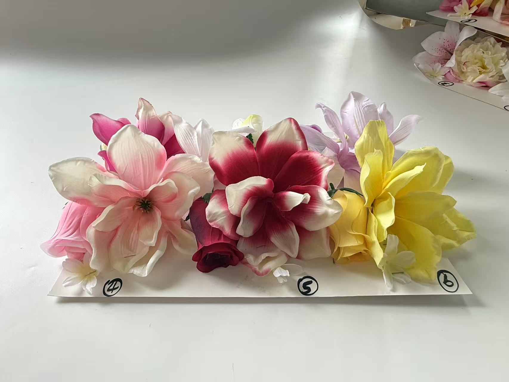 外贸跨境货源24头大把束仿真花玫瑰百合假花花束仿真花装饰摆件详情15