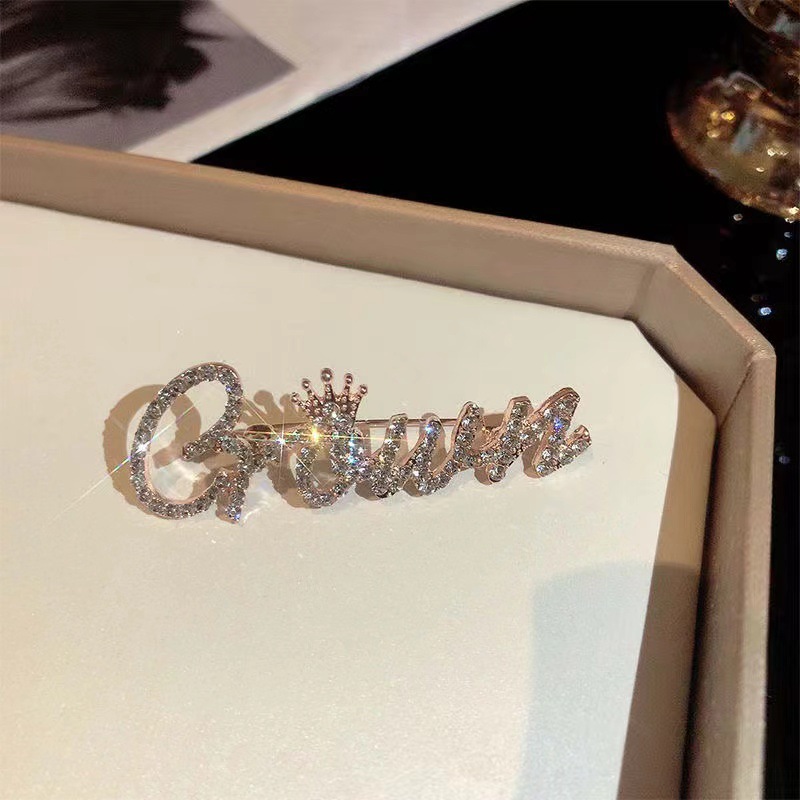 高档气质闪钻英文字母胸针女精致防走光网红胸花ins百搭衣服配饰详情9