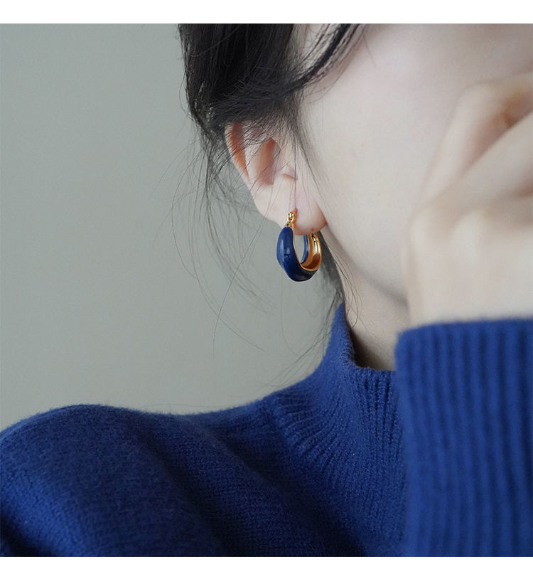 French retro Klein blue earrings with a niche design sense, elegant and high-end style. Spring and summer earrings, the latest trend in 2022 pic 5
