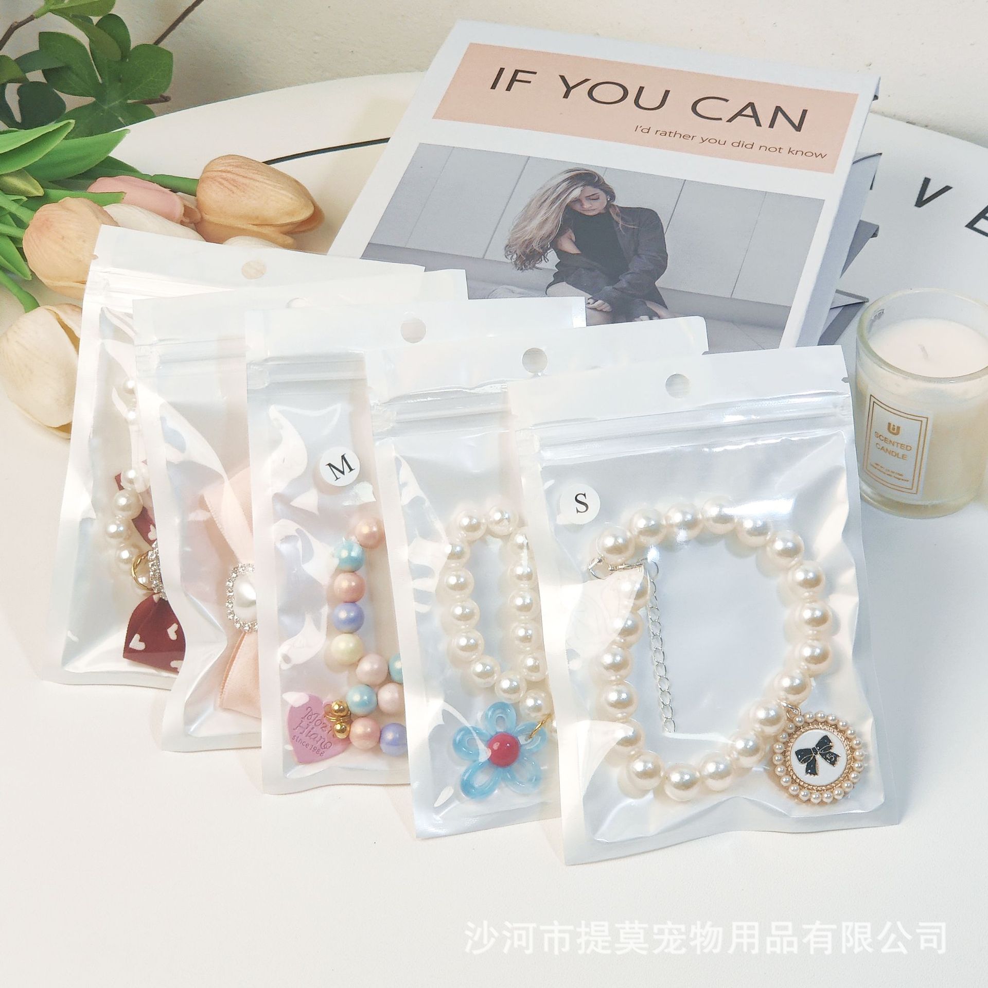 Pet cat, German cat, dog, pearl necklace, collar, small chanel-style gemstone bow, plush toy and accessories pic 1