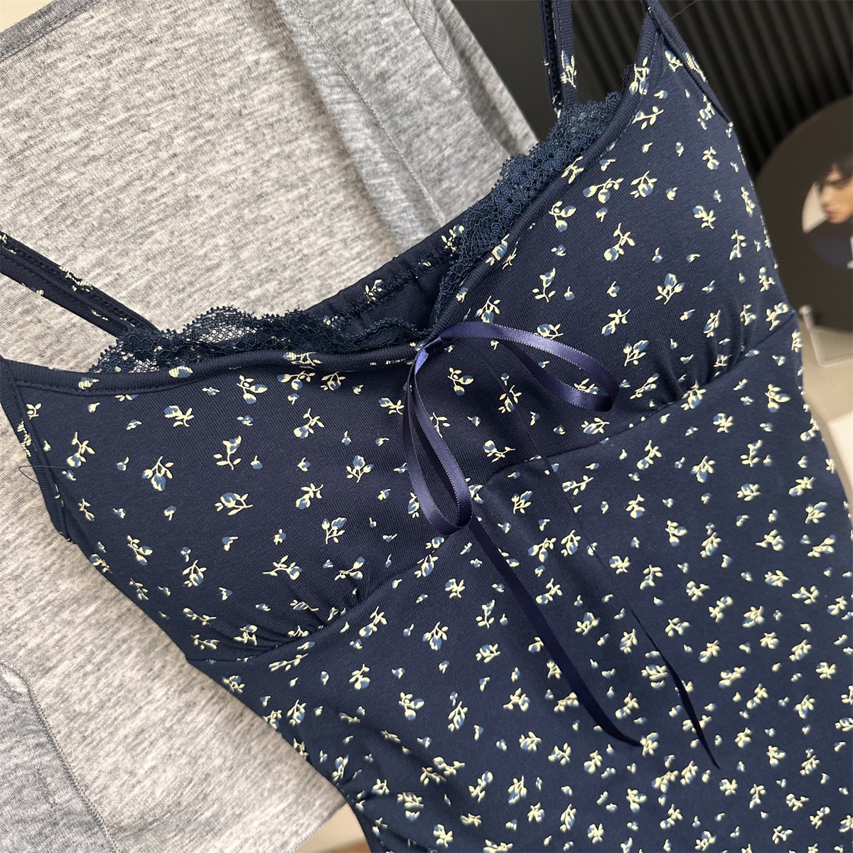 北海花园碎花吊带连衣裙女夏吊带裙百搭辣妹设计感法式小个子裙子详情12