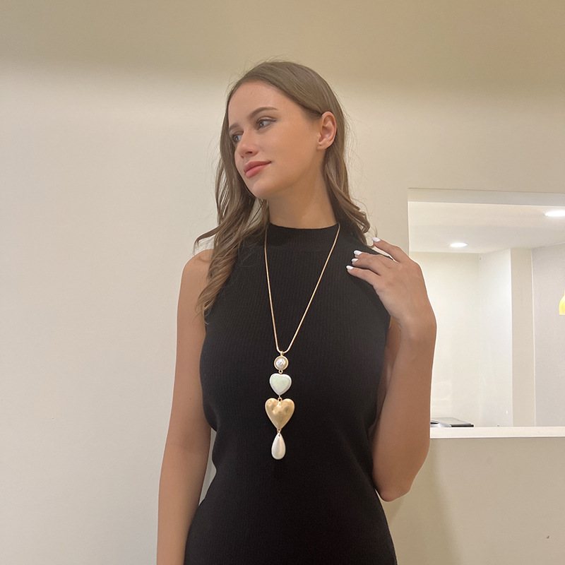 跨境亚马逊爆款项链欧美复古长款项链桃心吊坠金属女士毛衣链批发详情5