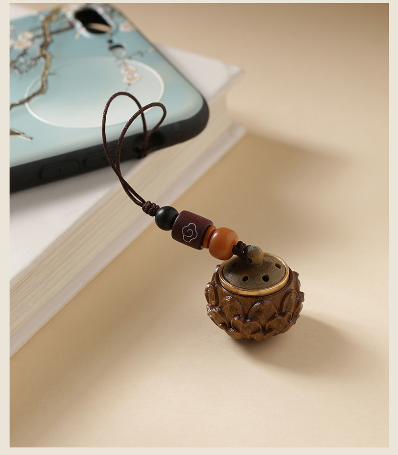绿檀木玲珑镂空手机链香囊球香丸藏香随身吊坠佩戴古风香薰钥匙扣详情7