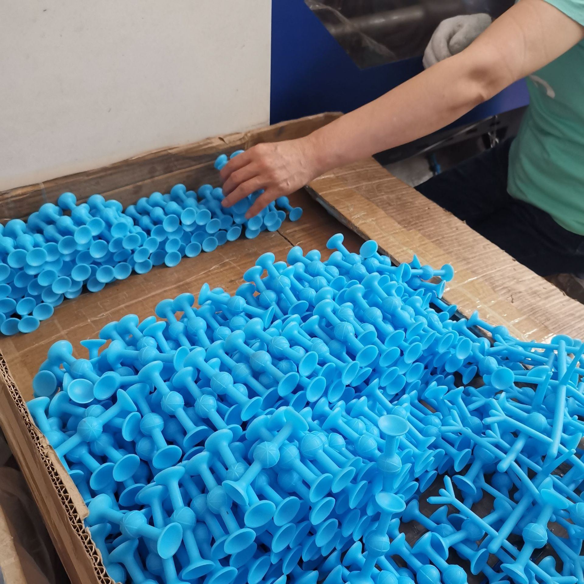 跨境热销百变吸吸乐粘粘乐儿童益智玩具创意拼搭吸盘飞镖软积木详情2