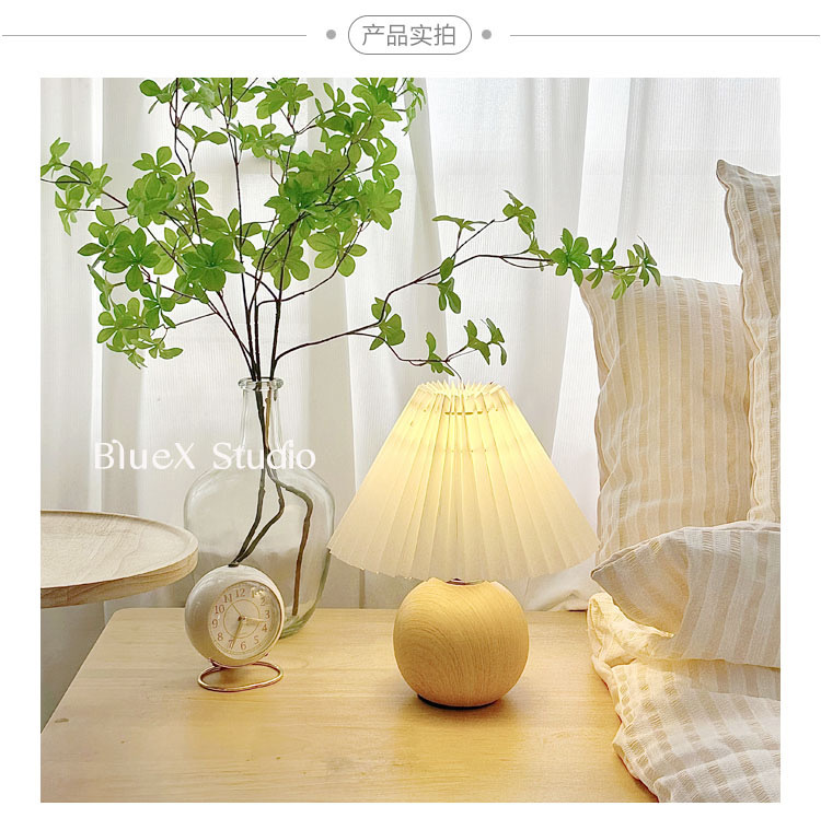 Pleated table lamp, ins Nordic ceramic bedside lamp, warm, romantic, simple, ins style, girlish, high-end and retro pic 21