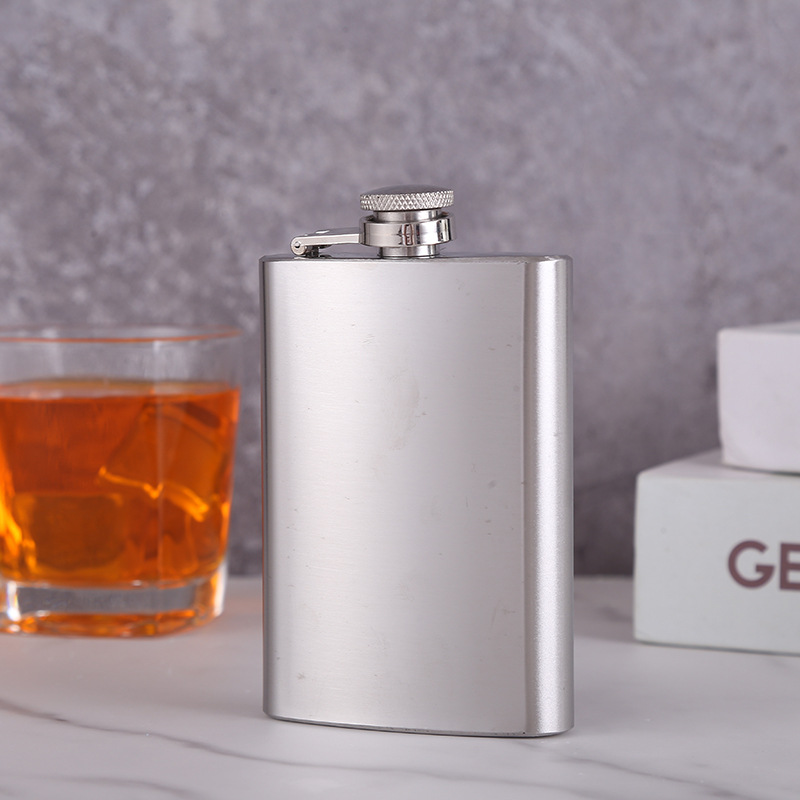 男士简约风便捷酒壶户外户外随身酒瓶4-12盎司不锈钢小酒壶批发详情6
