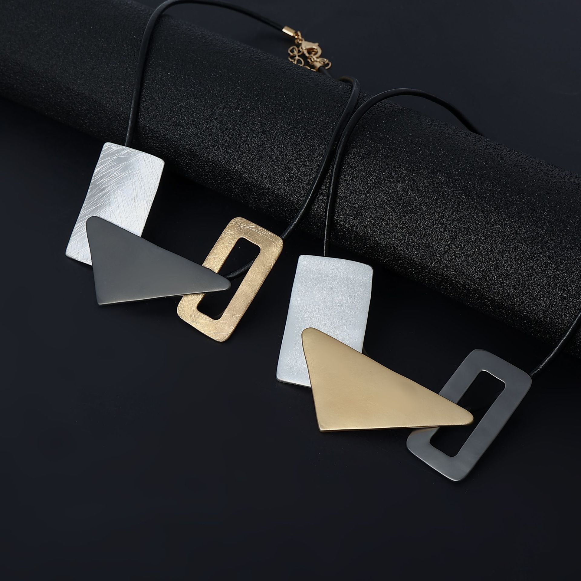 亚马逊爆款欧美流行秋冬时尚几何民族风异形撞色女士合金短项链详情12