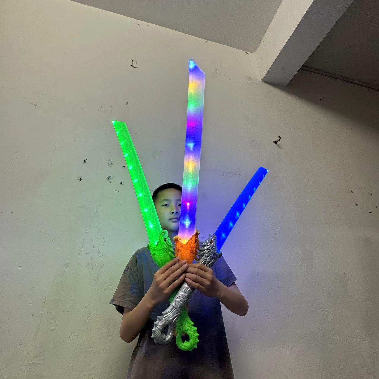 发光武士刀闪光刀剑棒玩具批发荧光棒激光剑摆摊儿童玩具夜市爆款详情13