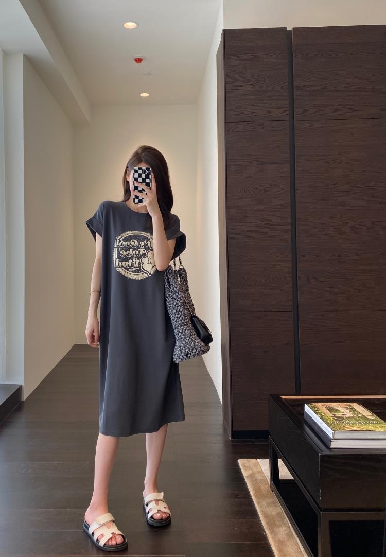 朵妮 一件轻松出门 慵懒时髦落肩袖显瘦长T恤女连衣裙夏新款2023详情21