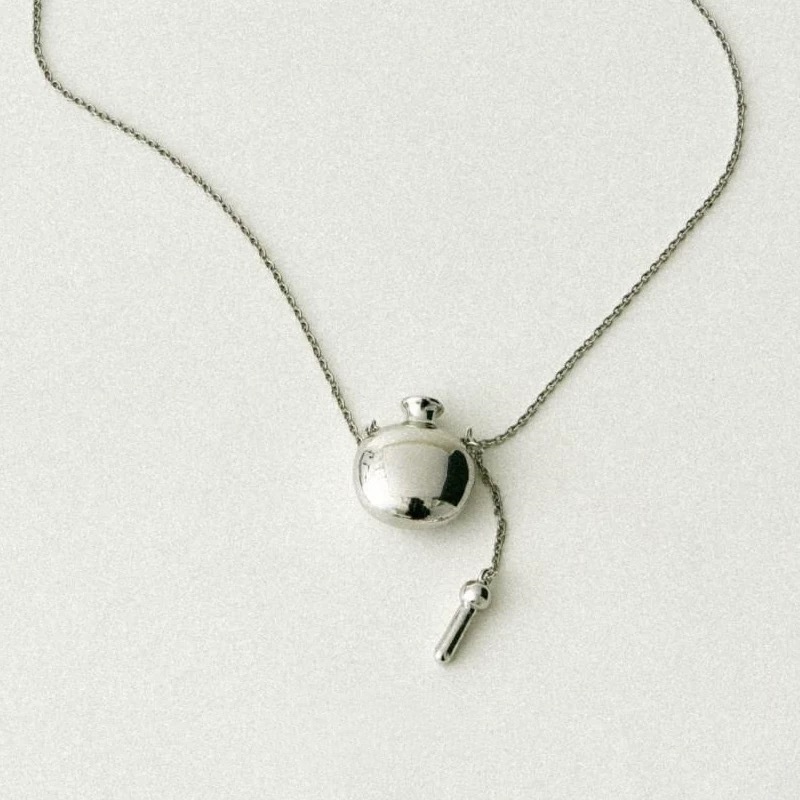 PIC生命之水酒神项链 冬季新款轻奢精致高级感亮面酒壶长款毛衣链详情6