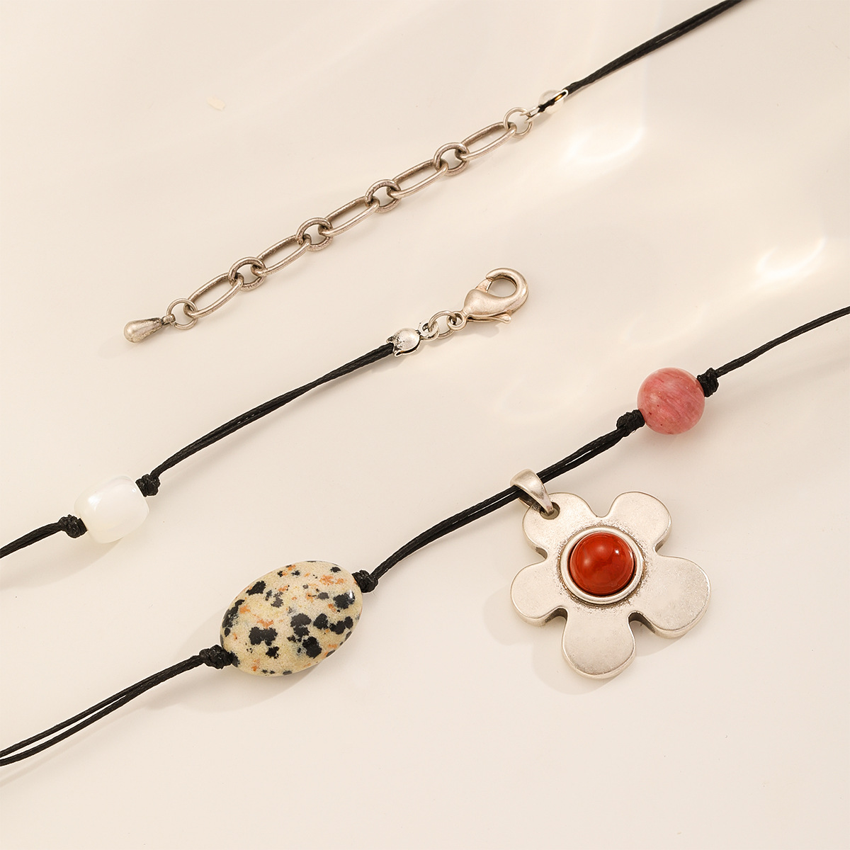 Nasha Ethnic style wax rope spotted stone flower pendant necklace design sense, niche collarbone chain, fashionable and versatile necklace pic 14
