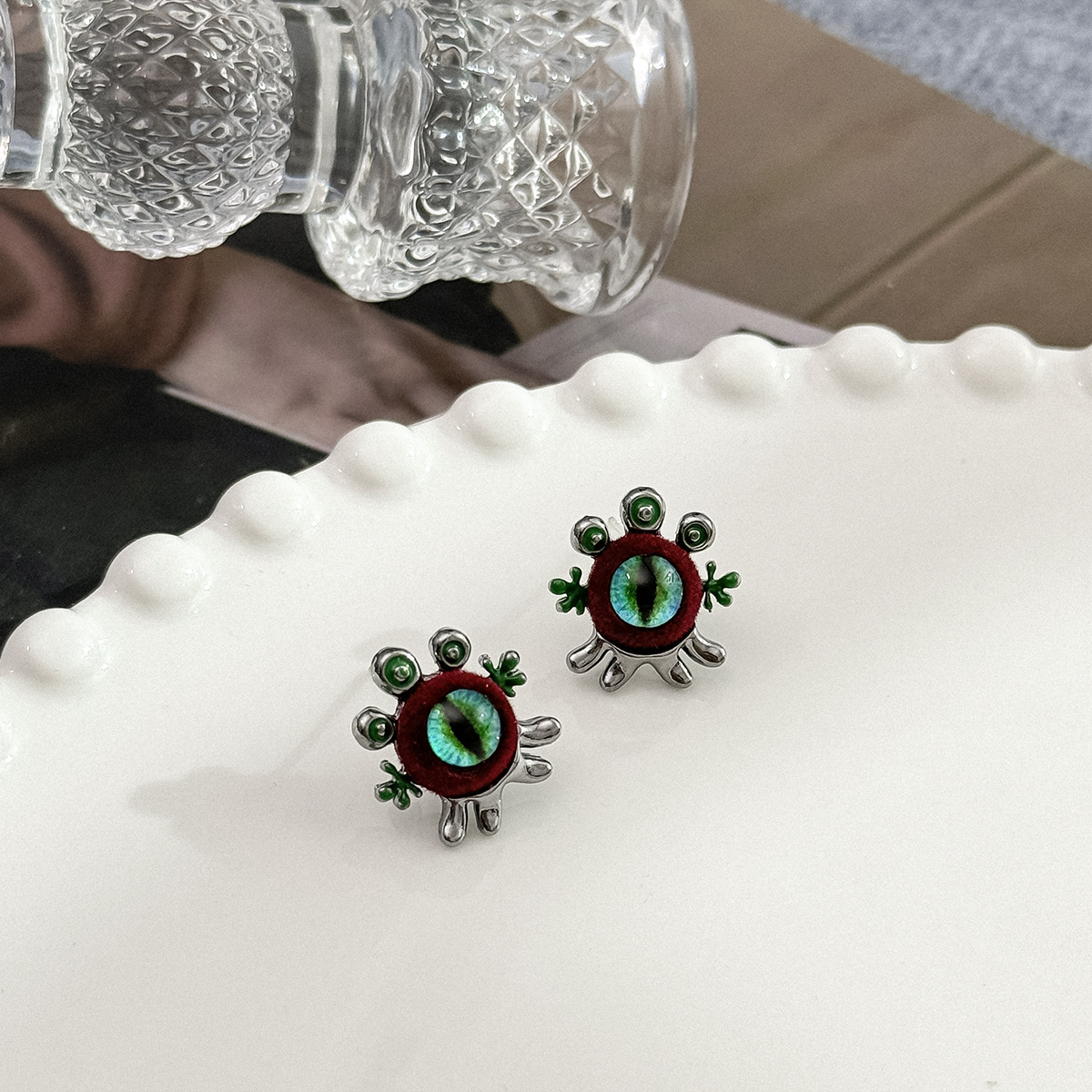 多巴胺彩色大眼恶魔流苏耳环女新款小众设计简约百搭高级耳坠耳饰详情12