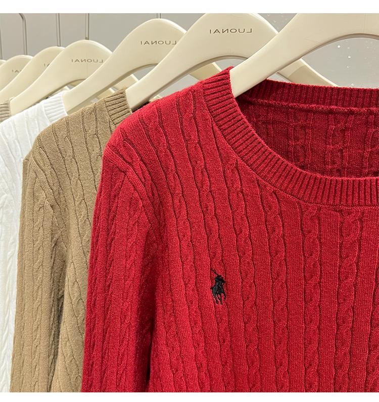 A loose embroidered knitted base layer for women can be paired with a new autumn and winter stylish long-sleeved white sweater with a twist pattern pic 26