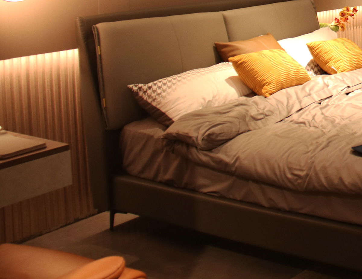 2025 New Chinese-style wall clock, a high-end quartz clock for the living room, a fashionable home clock, a light luxury wall-mounted metal clock pic 7