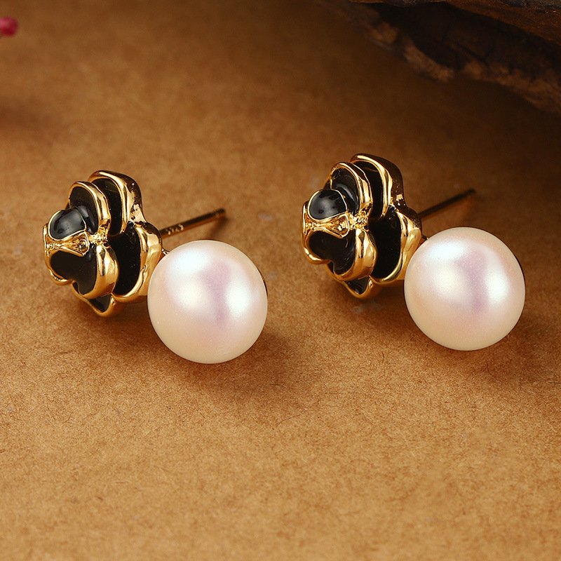 Flower pearl earrings with a light luxury and high-end feel for summer 2024, versatile 925 accessories, French retro earrings for women wholesale pic 20