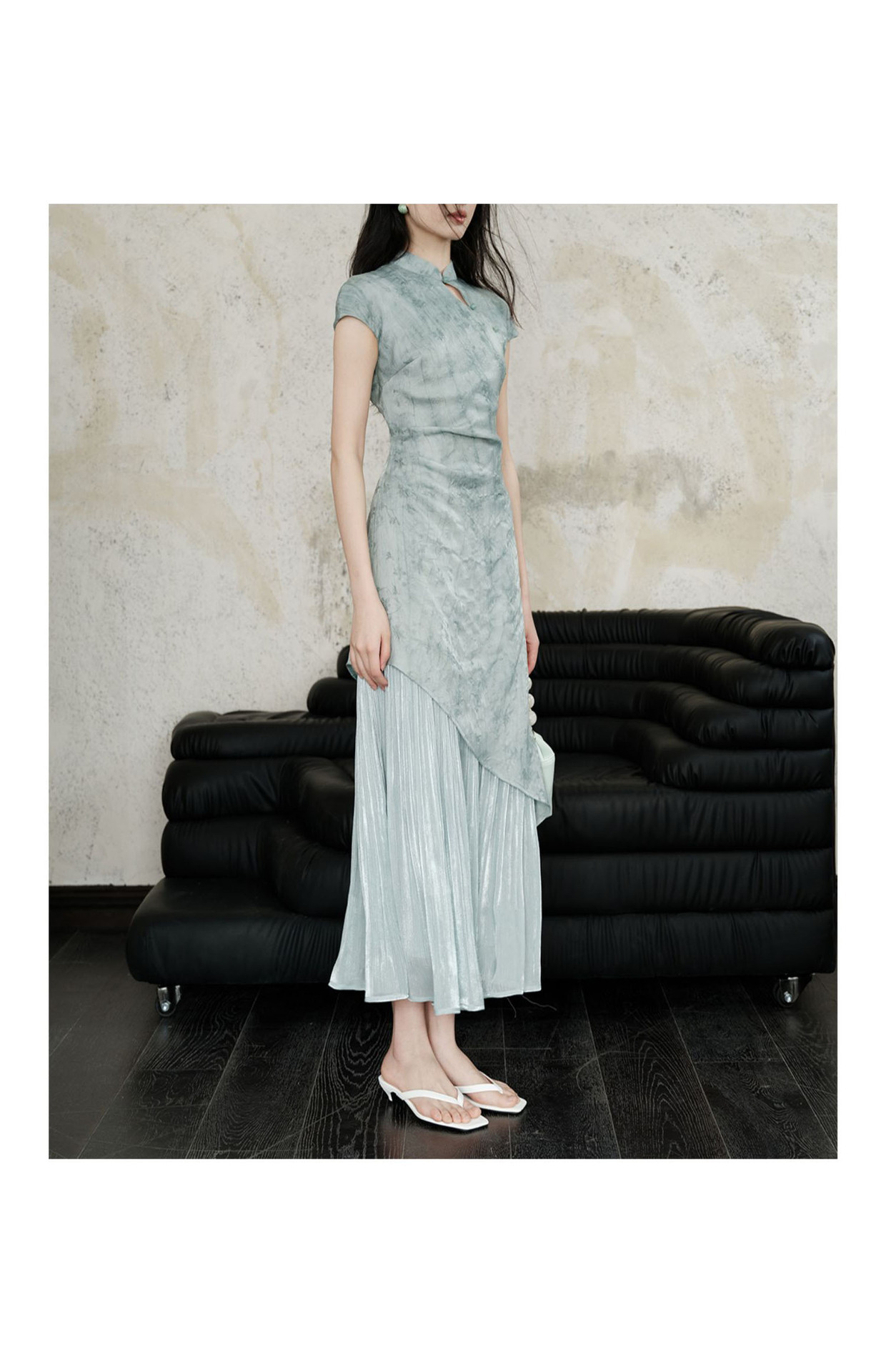 新中式轻国风改良蓝色连衣裙女2024夏新款气质修身包臀温柔风长裙详情13