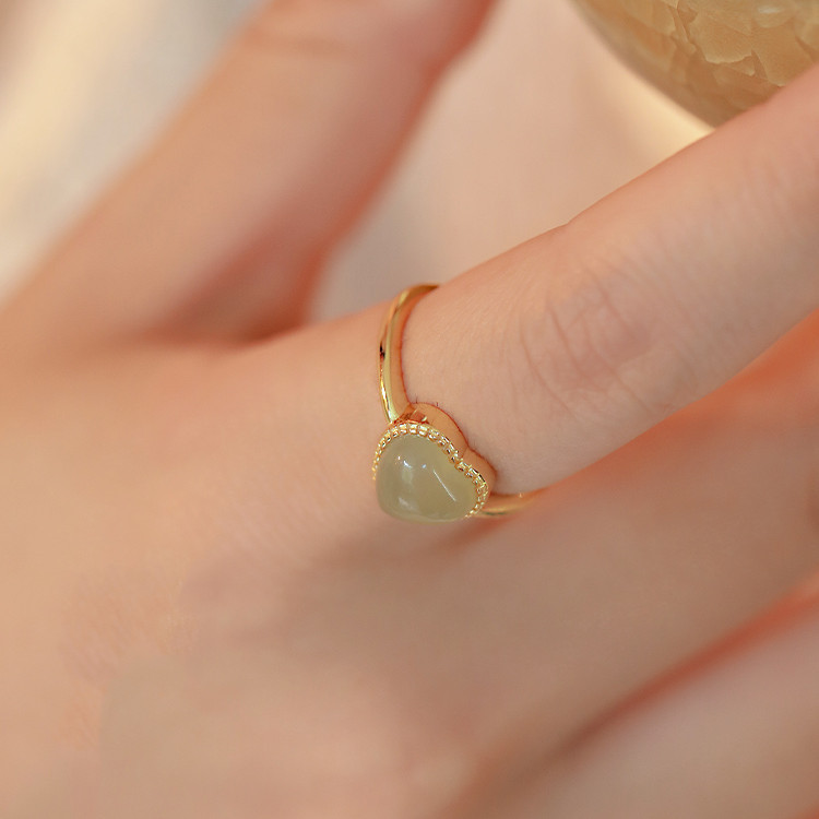 2022新款和田玉爱心戒指女ins小众设计极简高级感复古玉石食指环详情6