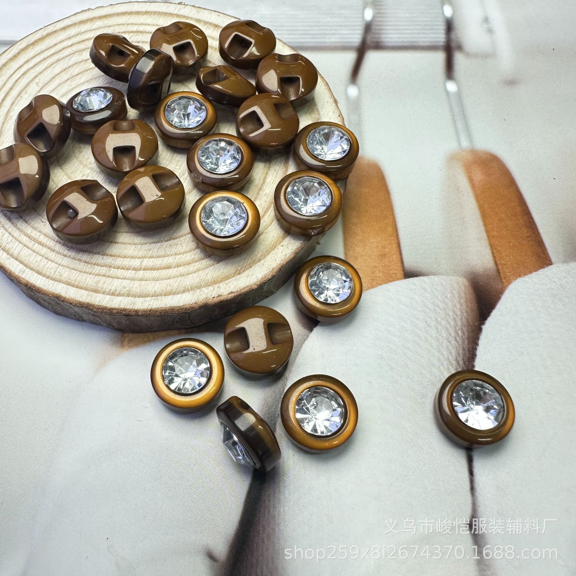 新款简约小香风三色圆形金属钻扣毛衣大衣毛呢皮草马甲西装外套扣详情16