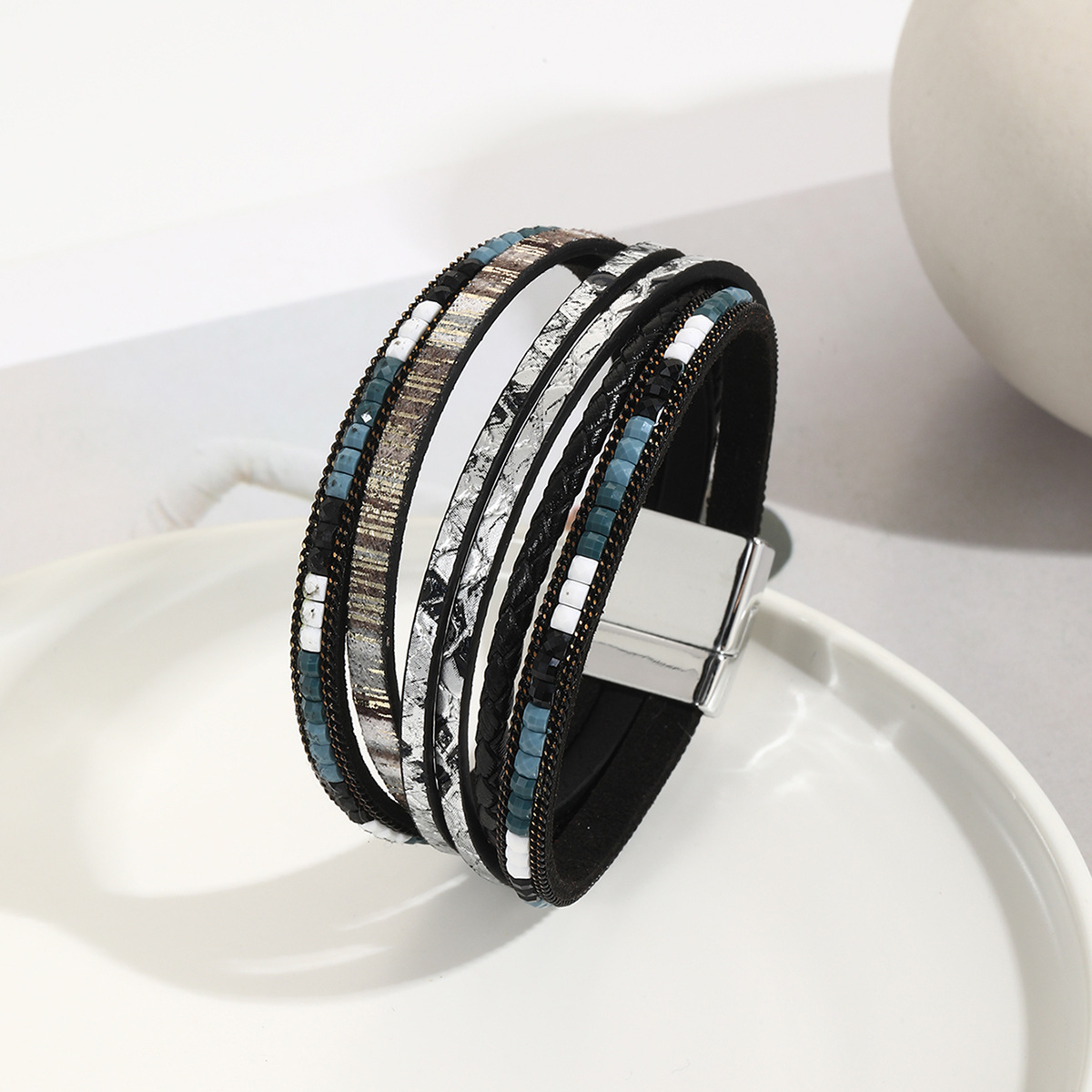 欧美跨境波西米亚风磁吸扣皮革手镯百搭女士多层缠绕手饰手绳详情4