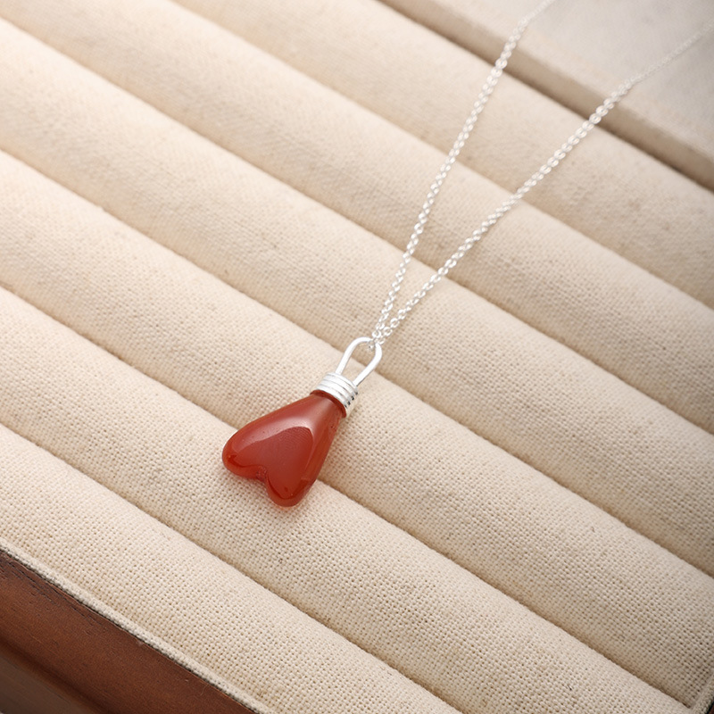 25新款爆款爱心桃心吊坠项链女轻奢小众高级感颈链锁骨链详情9