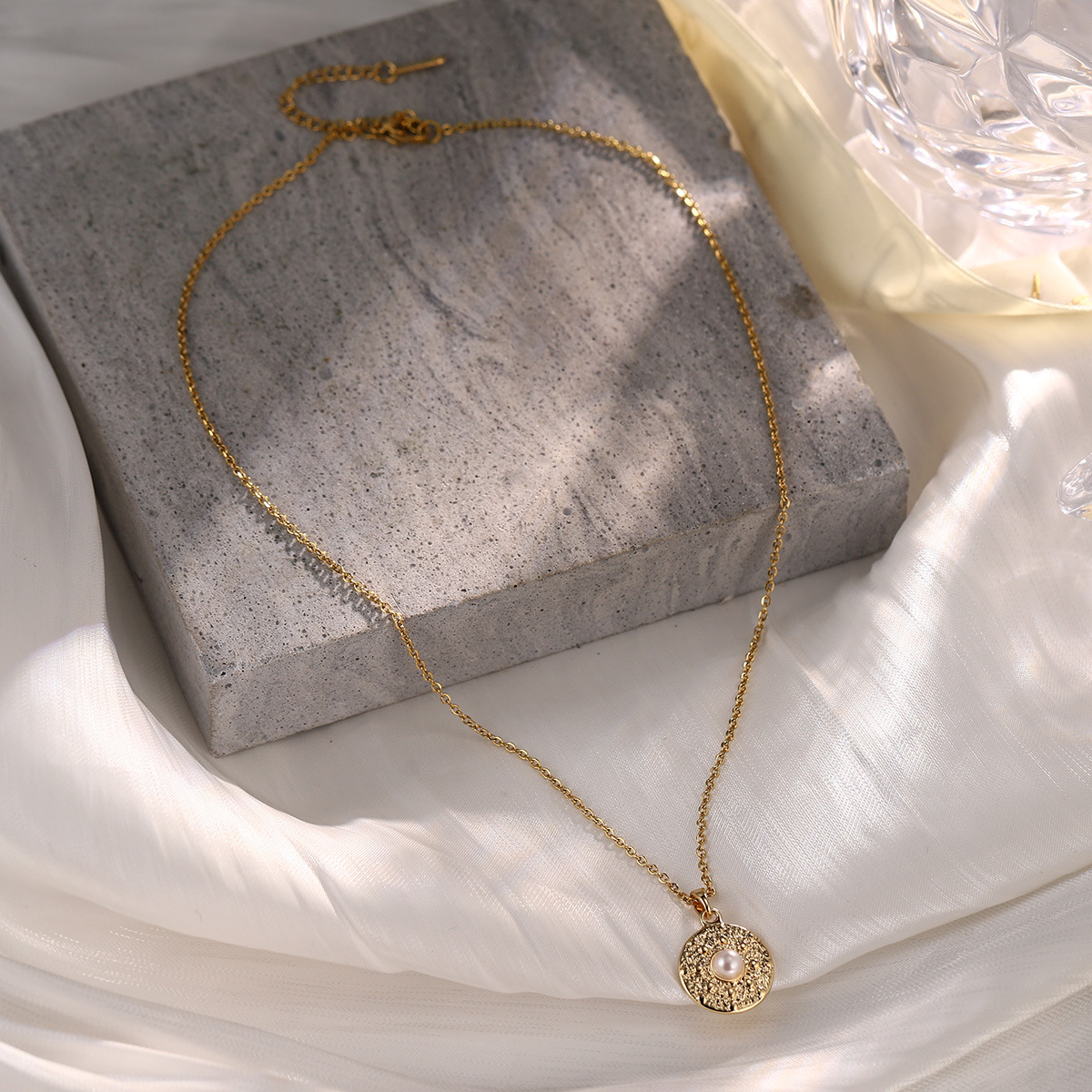 New pearl quality thick chain irregular texture tassel long bone chain necklace, high-end fashion clothing and accessories manufacturer wholesale pic 29