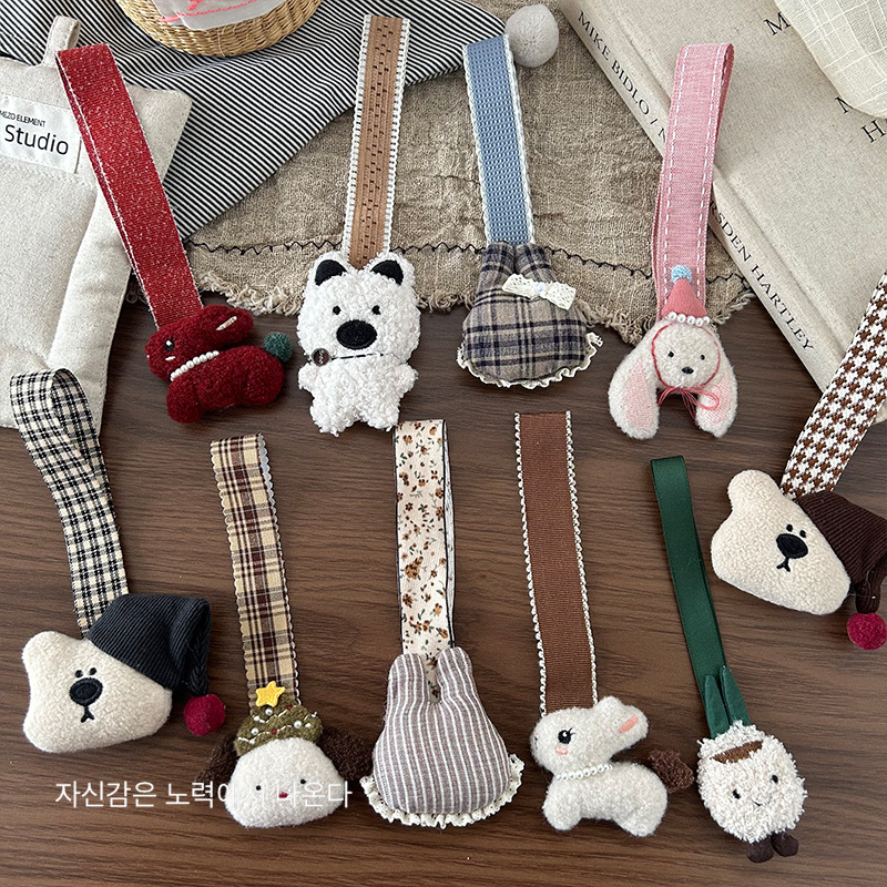 A new Korean fabric cotton-filled bear pendant, a cute and soft three-dimensional animal keychain for children, and a versatile accessory pic 5