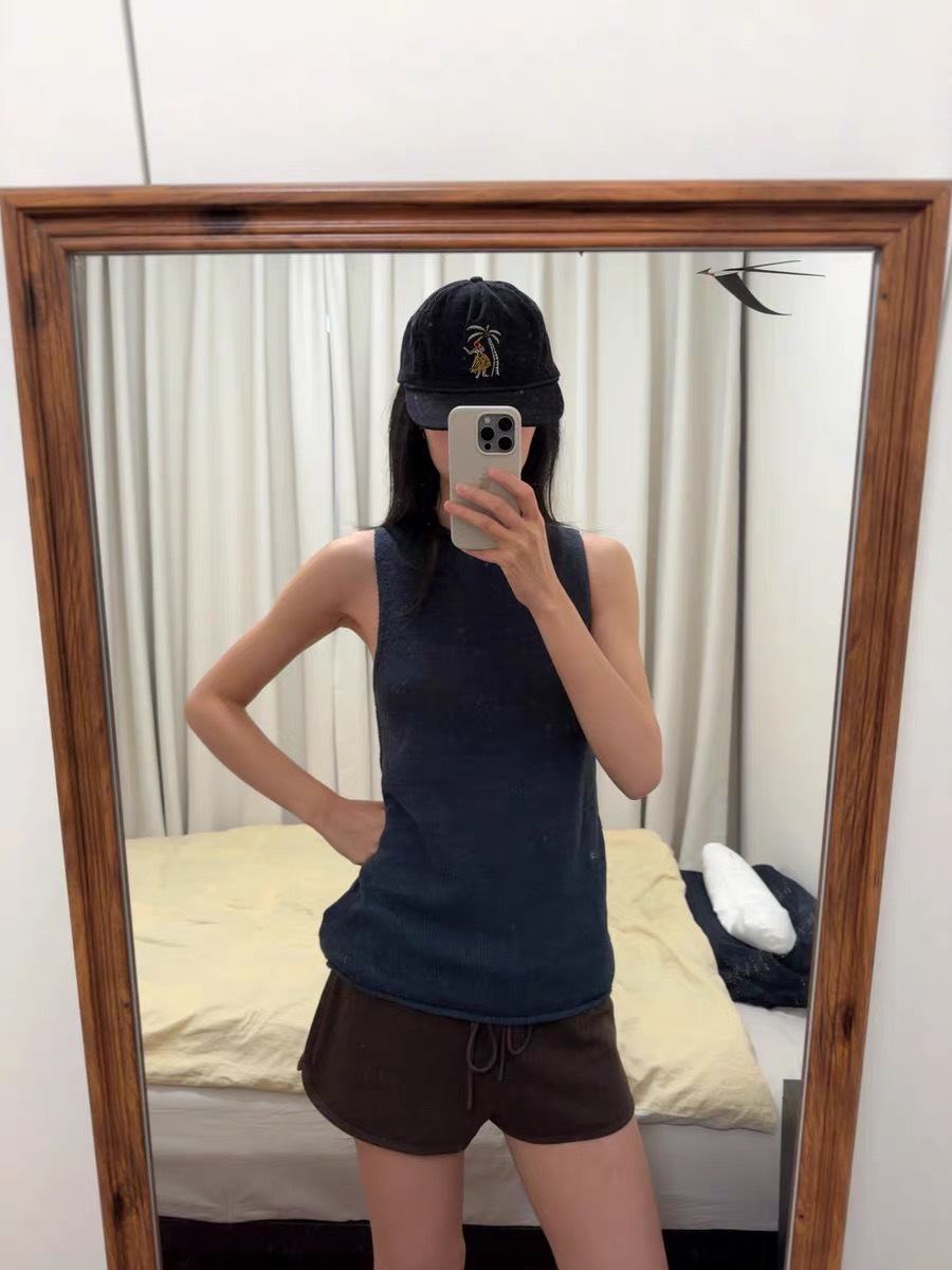 新款百搭多色亚麻棉感粗针织肌理颗粒半高领卷边毛织无袖背心5111详情26