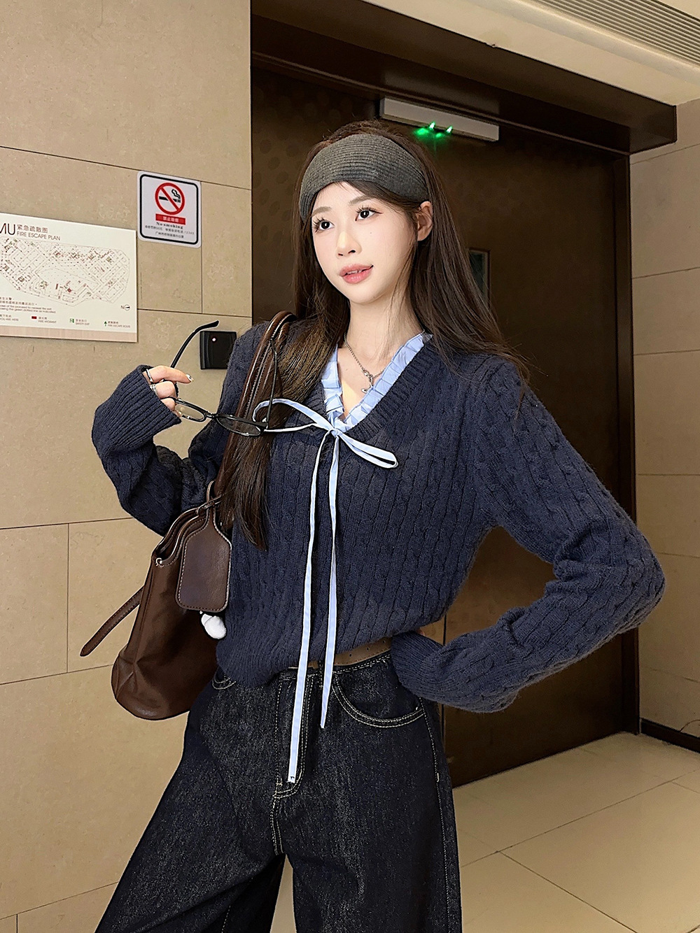 韩系学院风设计感假两件长袖毛衣针织衫女冬季蓝色温柔风修身上衣详情5