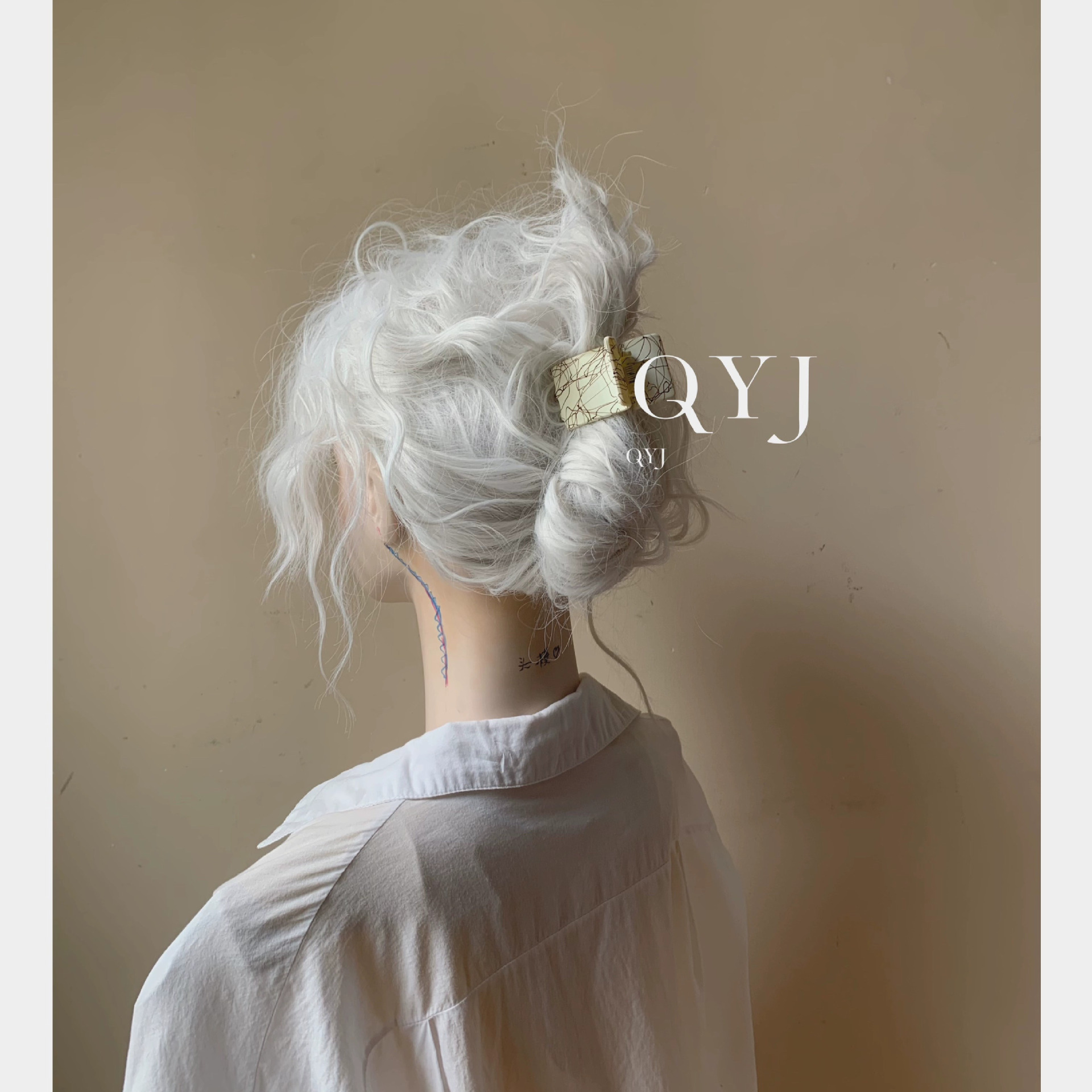 The 2023 new 6-tooth matte spinneret with a high spinneret ratio can catch old customers. Close your eyes and put it into the gripper to grab the hair and the back of the head pic 4