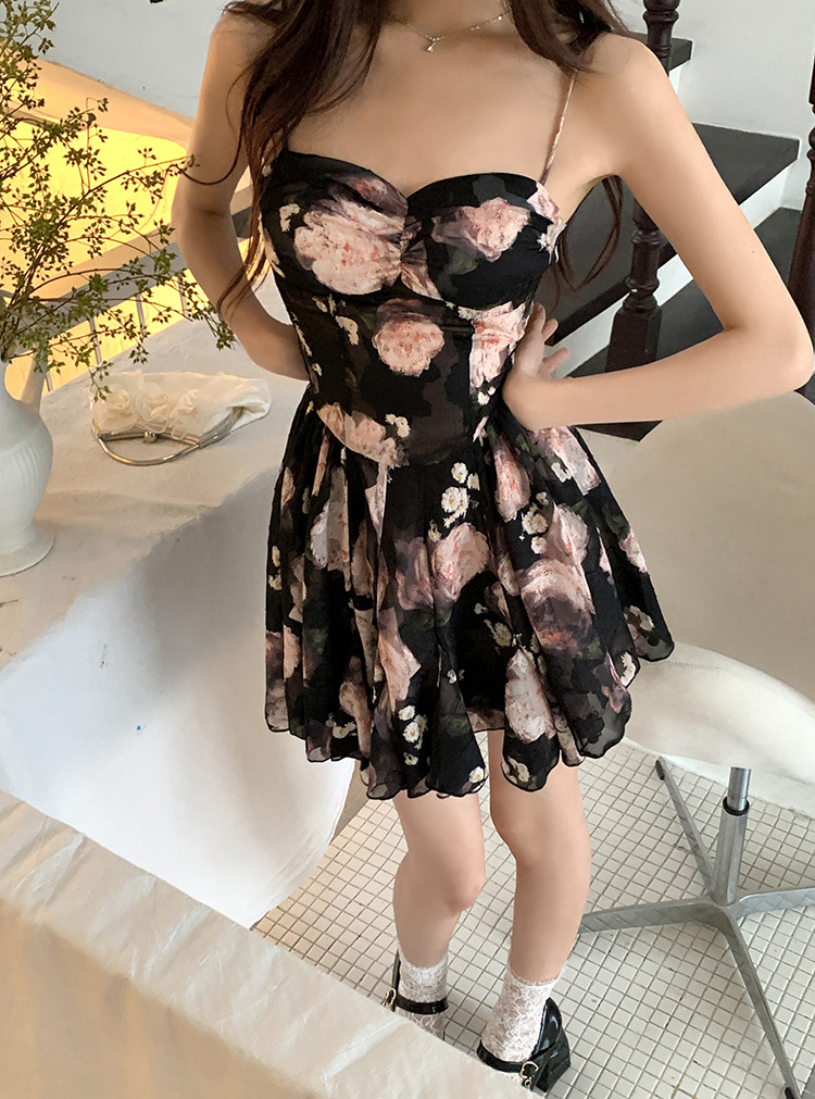 高品质2025 夏季新款氛围感晕染花色V领吊带连衣裙短裙女碎花裙子详情34