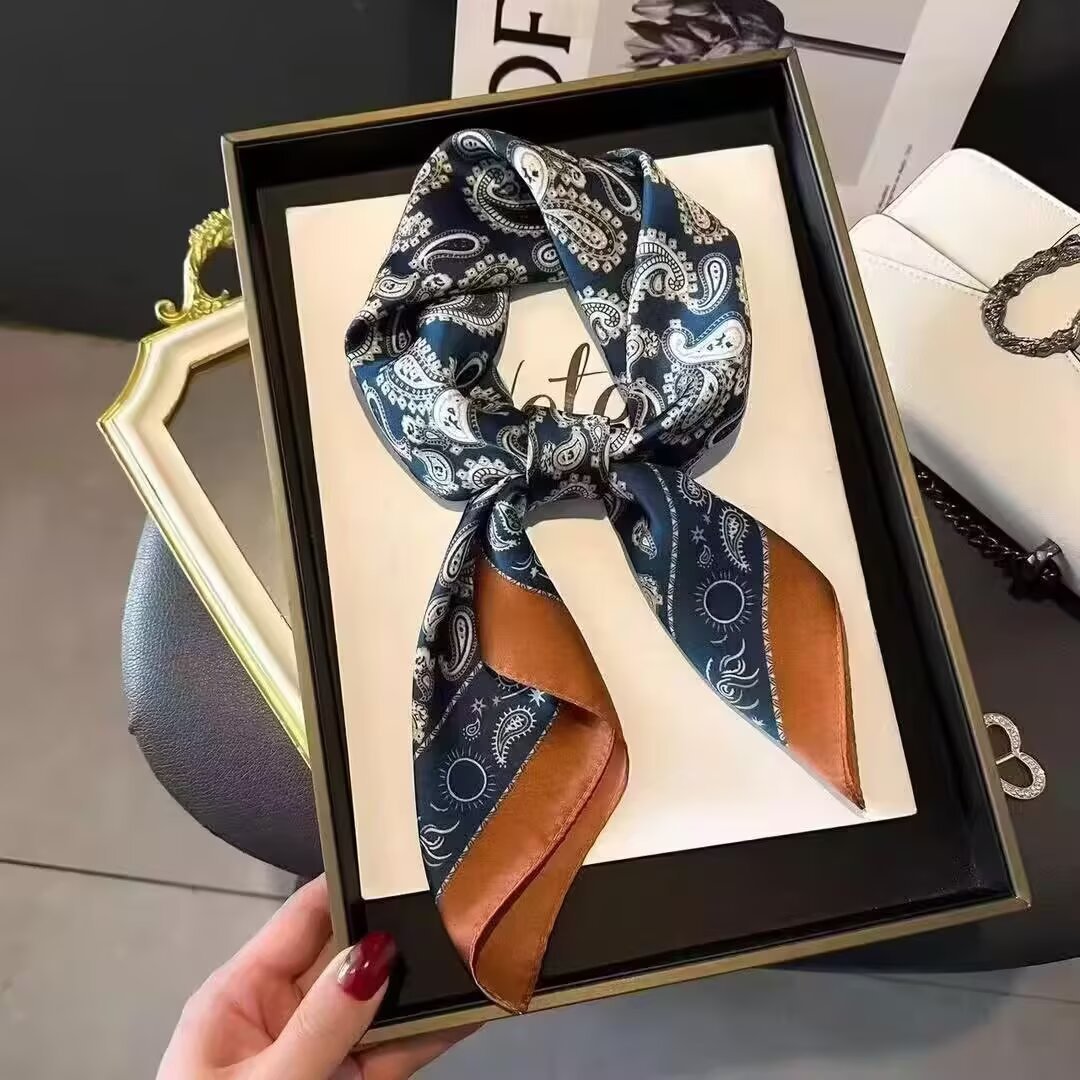 70丝巾方巾高级感 韩系时尚百搭职业仿真丝小领巾复古印花丝巾女详情18