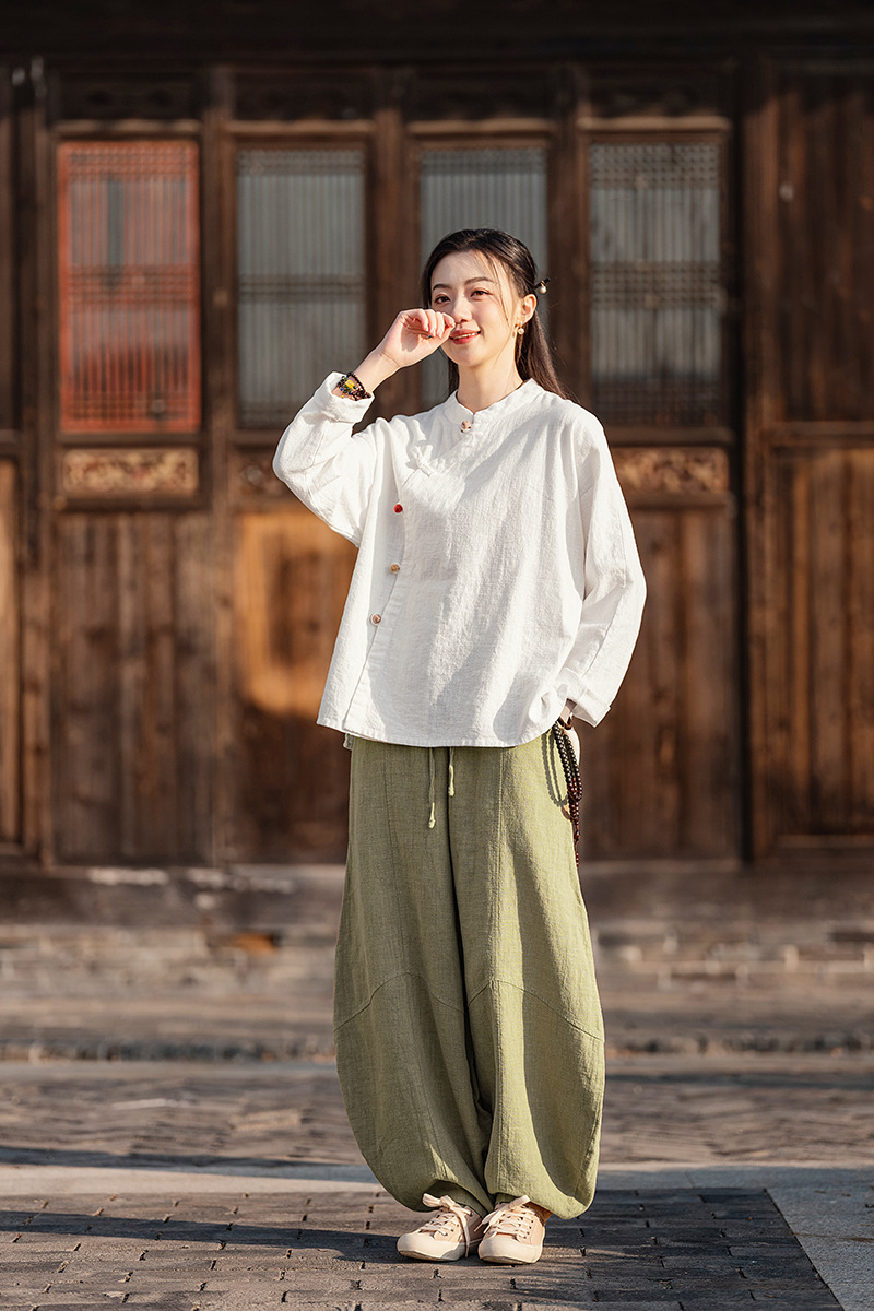 2025春夏新款棉麻女装复古立领偏襟拼色砂洗盘扣上衣长袖女式衬衫详情31
