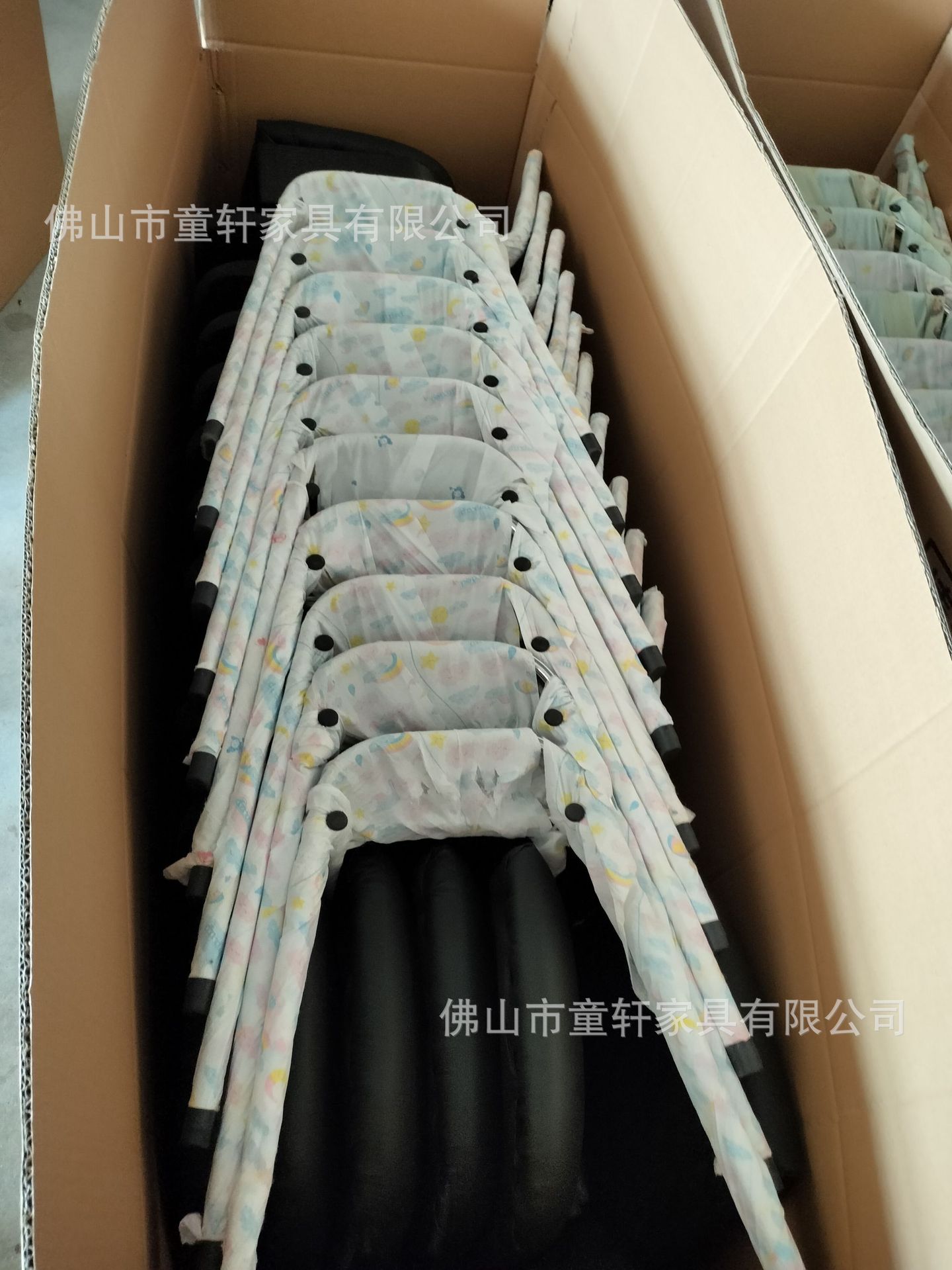 Foshan manufacturer wholesals foreign trade office chairs, fabric four-legged training chairs with writing boards and armless conference seats pic 52