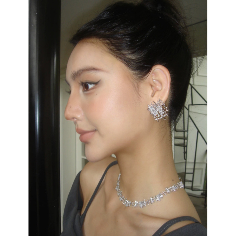 2024夏新款爆款编织锆石耳钉女小众复古高级感独特不规则耳环耳饰详情5
