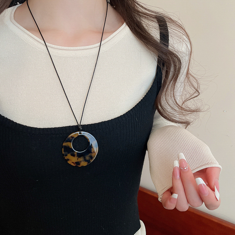 Maillard retro necklace for women, a new and niche Korean-style sweater chain, a fashionable autumn and winter versatile and high-end necklace for wholesale pic 18