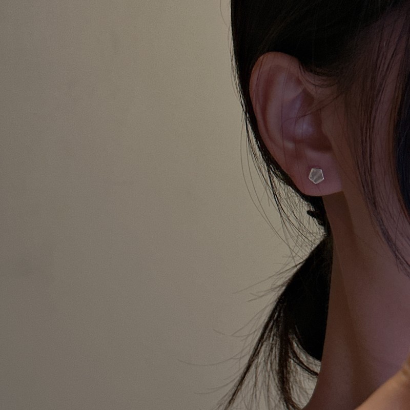 S925纯银韩版基础款小耳钉韩国风简约款通勤搭配养耳洞耳环批发详情8