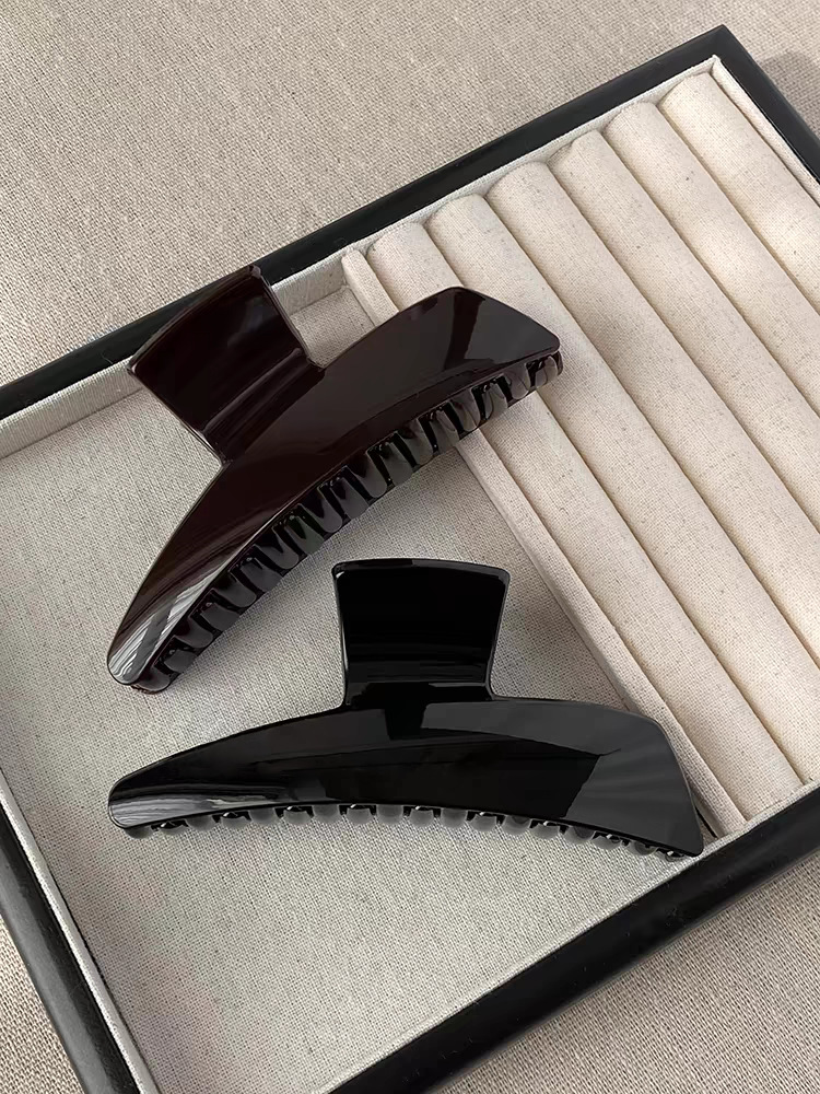 2025 Niche design Korean large hair clip for women, simple and versatile shark clip for the back of the head pic 6
