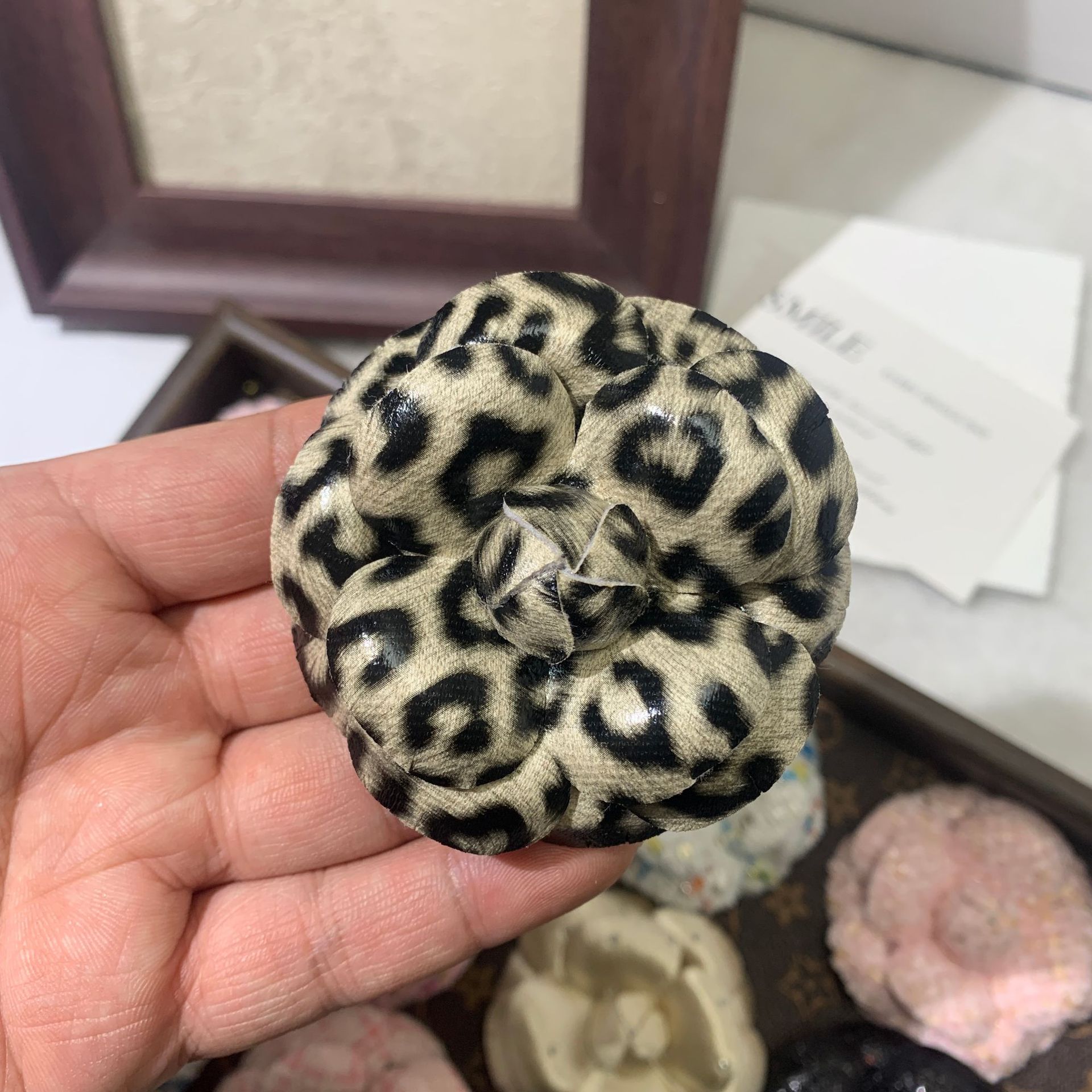 New 6.8cm high-end small fragrant flower nib super shaped flower camellia accessory brooch with a flower clip on the head pic 15