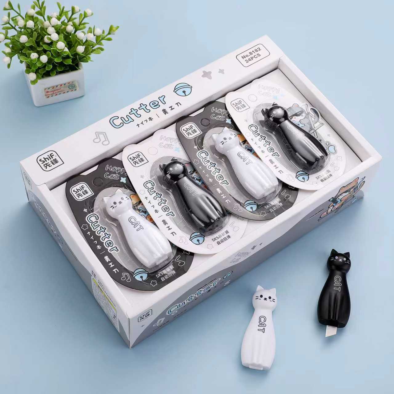 Black and white cat, small utility knife, paper cutter, office supplies, blade box, stationery storage pic 9