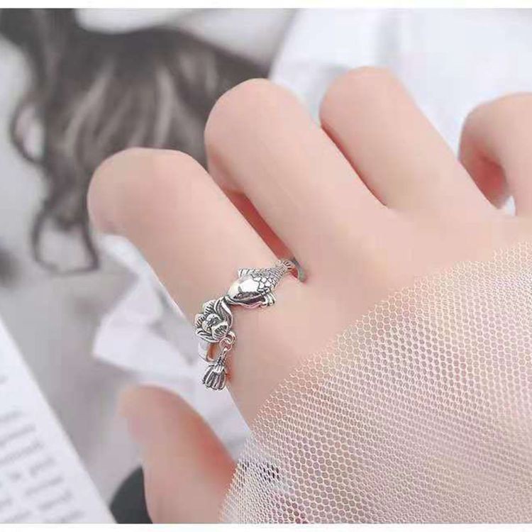 Silver-plated wealth-attracting lotus pod small koi fish ring, with an abundance every year, retro small fish lotus flower lotus pod ring opening pic 5