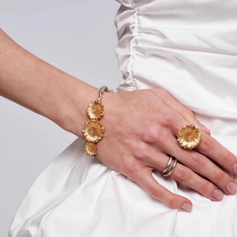 张悦儿同款新款小雏菊耳钉手链女小众设计感高级轻奢气质百搭项链详情14