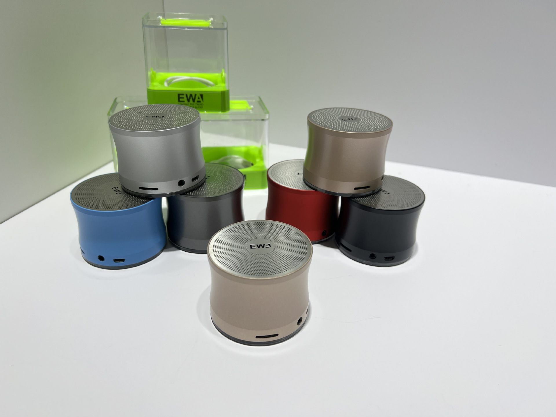 EWA-A109Pro Subwoofer outdoor car communication Bluetooth speaker with TF card insertion, TWS factory direct sale pic 20